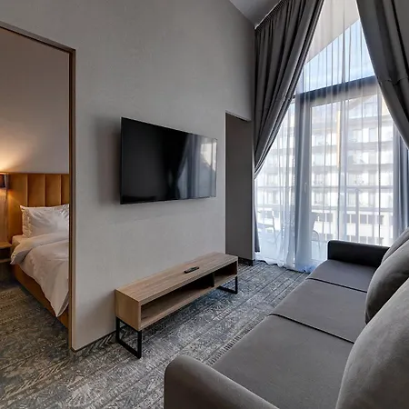 Rentplanet - Górna Z Dostępem Do Basenu Apartamento